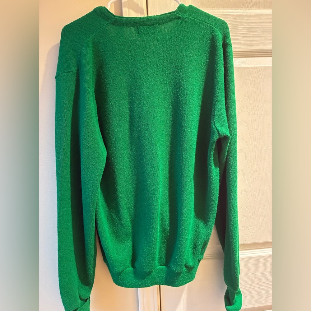 Izod Men's Vibrant Green Crewneck Sweater